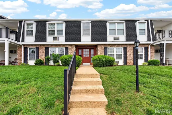 $69,900 | 808 Dumont Place, Unit E, St. Louis, MO 63125