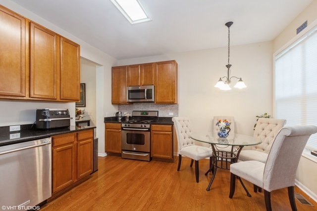 152 Orchards Pass Bartlett, IL 60103 - Photo 8 of 39