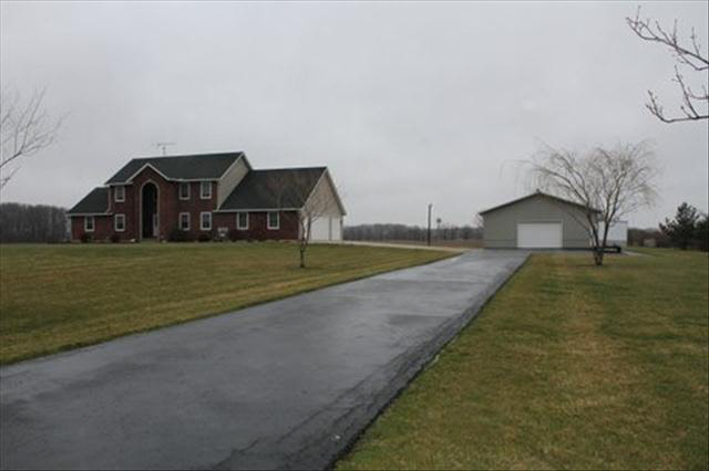 9392 Grafton Road Carleton, MI 48117 - Photo 2 of 19 FRONT