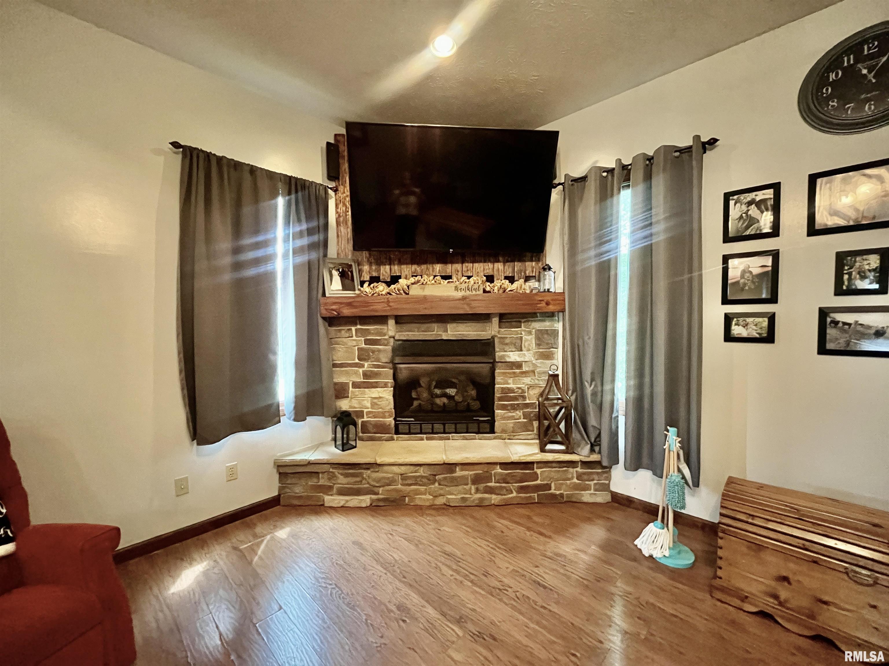 4155 Reevesville Road Grantsburg, IL 62943 - Photo 13 of 79 Gallery Image 13