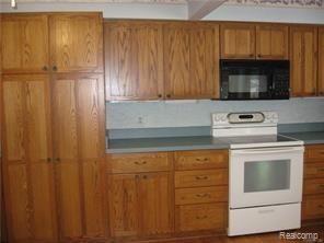 Pantry & Stove.jpg