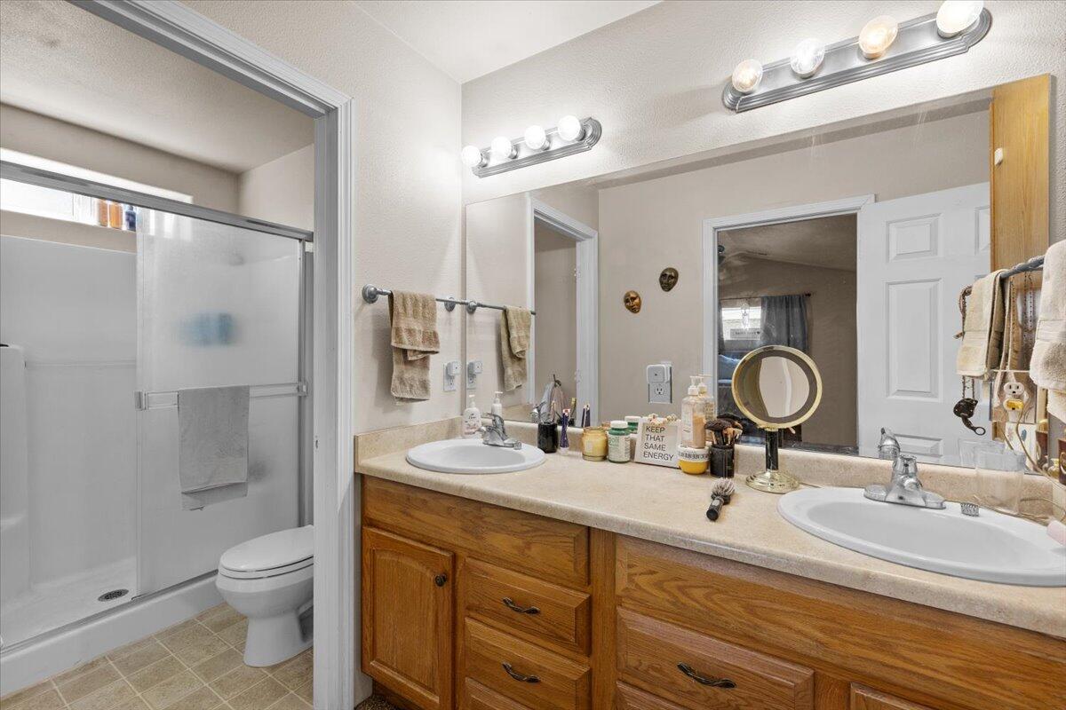 114 Cedar Street Central Point, OR 97502 - Photo 27 of 47 14-CI_2930