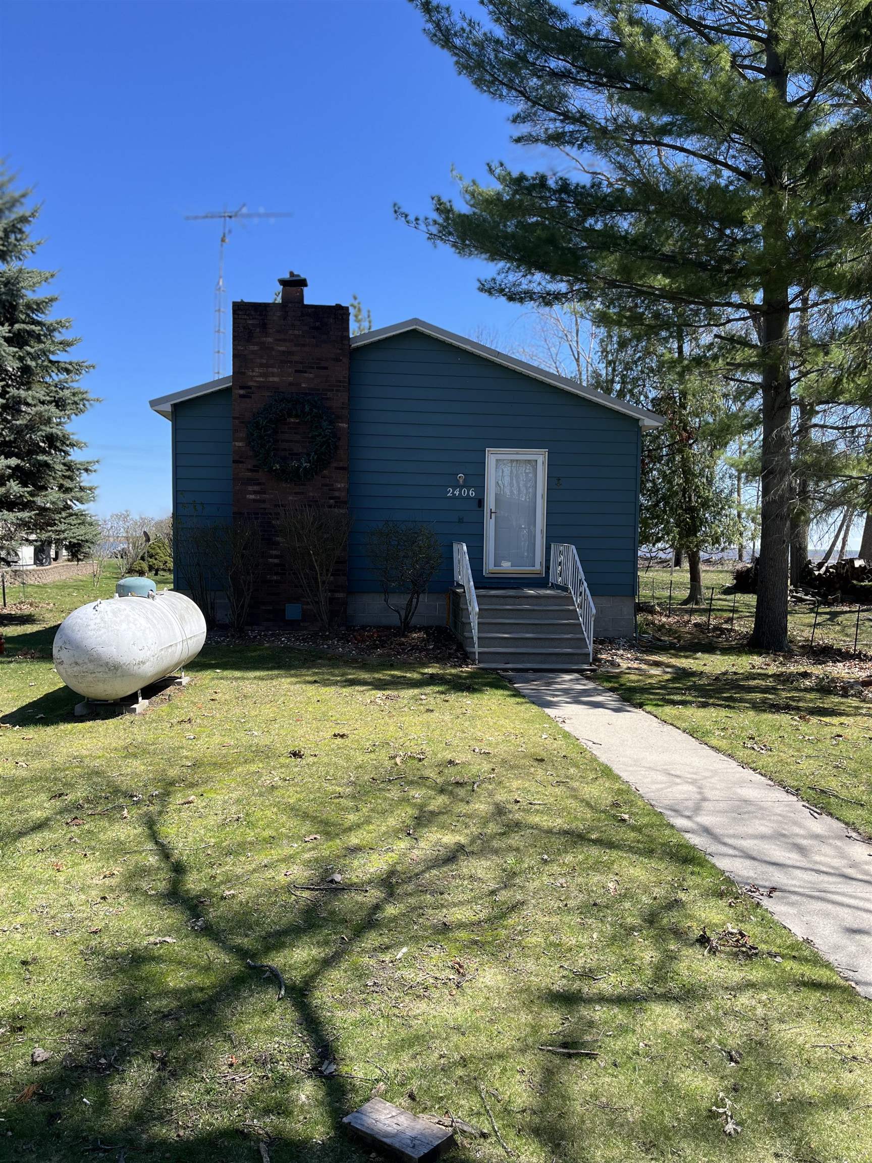 2406 Oak Road Pinconning, MI 48650 - Photo 2 of 23