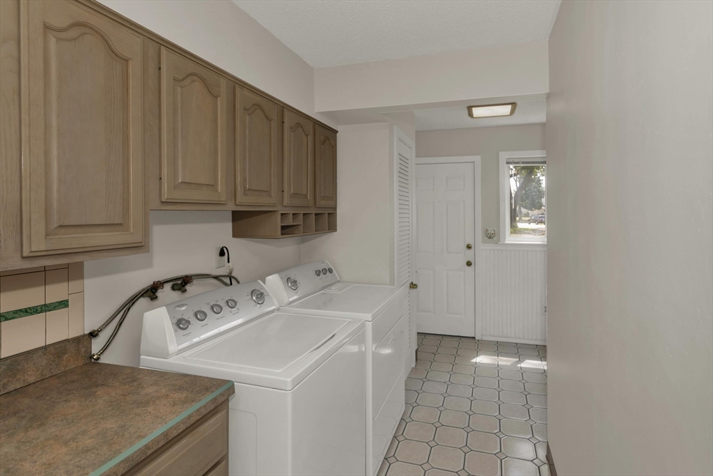 91 Partridge Lane, Unit 91 Chicopee, MA 01022 - Photo 12 of 26