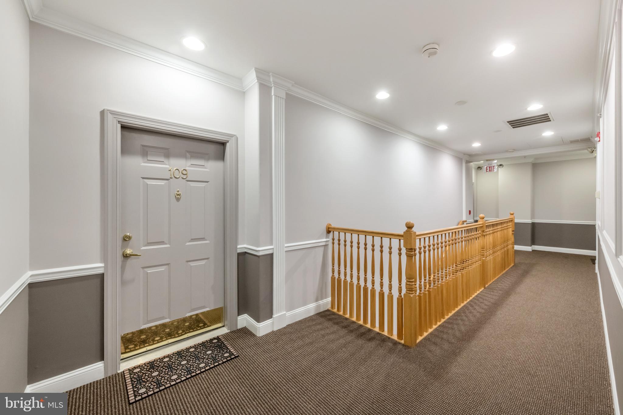 109 Kyle Way Ewing, NJ 08628 - Photo 4 of 24 Gallery Image 4