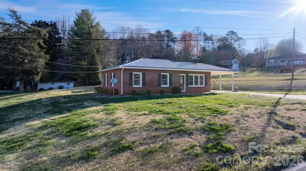 $1,900 | 313 Arrowood Street Southeast, Lenoir, NC 28645