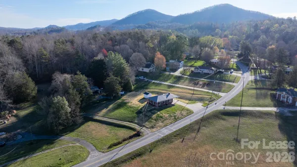 $1,900 | 313 Arrowood Street Southeast, Lenoir, NC 28645