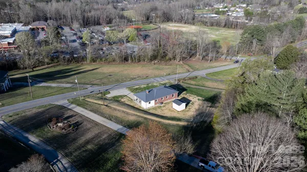 $1,900 | 313 Arrowood Street Southeast, Lenoir, NC 28645