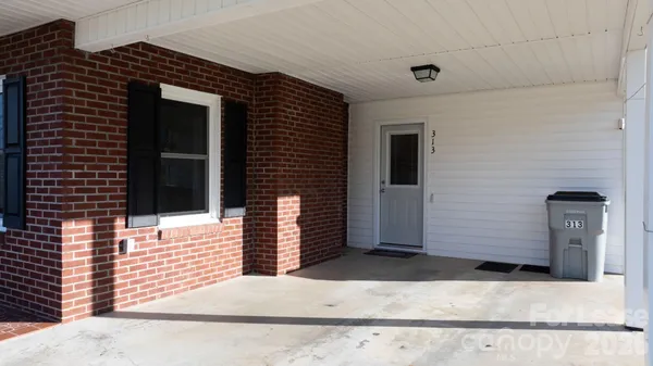 $1,900 | 313 Arrowood Street Southeast, Lenoir, NC 28645