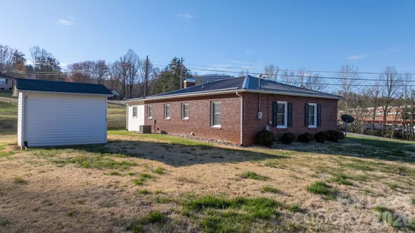 $1,900 | 313 Arrowood Street Southeast, Lenoir, NC 28645