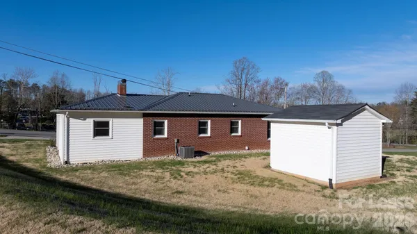 $1,900 | 313 Arrowood Street Southeast, Lenoir, NC 28645