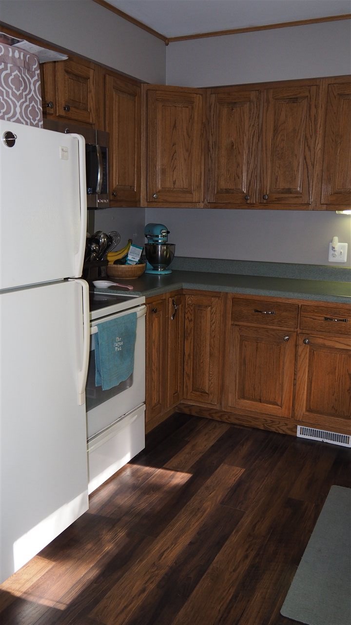1848 Lardie Road Traverse City, MI 49696 - Photo 14 of 26 1880803-13.JPG