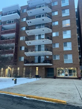 $75,000 | 300 Park Avenue, Unit 437, Calumet City, IL 60409