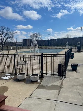 $75,000 | 300 Park Avenue, Unit 437, Calumet City, IL 60409