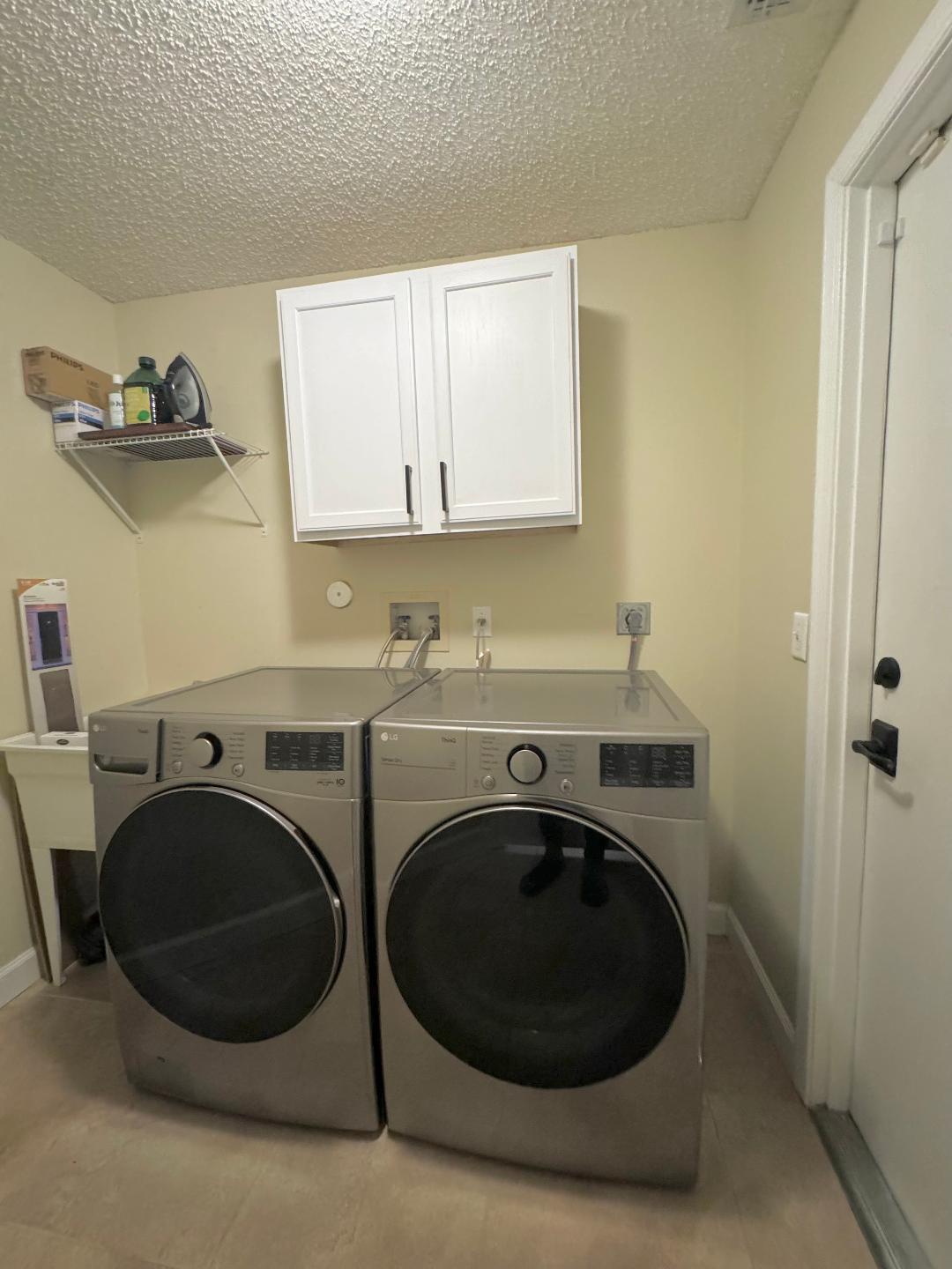 6270 Hollywood Street Jupiter, FL 33458 - Photo 13 of 21 Laundry Room