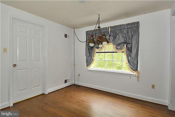 9821 Spring Ridge Lane Vienna, VA 22182 - Photo 11 of 30 Interior (General)