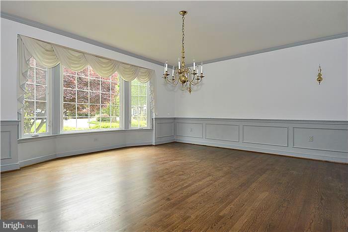 9821 Spring Ridge Lane Vienna, VA 22182 - Photo 12 of 30 Dining Room