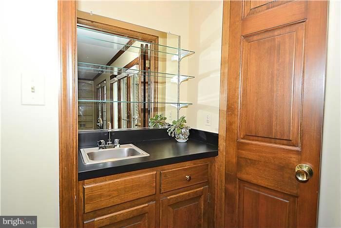 9821 Spring Ridge Lane Vienna, VA 22182 - Photo 14 of 30 Interior (General)