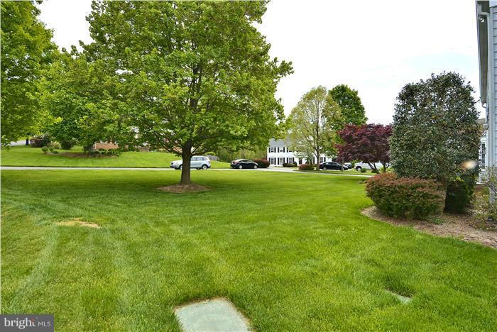 9821 Spring Ridge Lane Vienna, VA 22182 - Photo 6 of 30 Exterior (General)