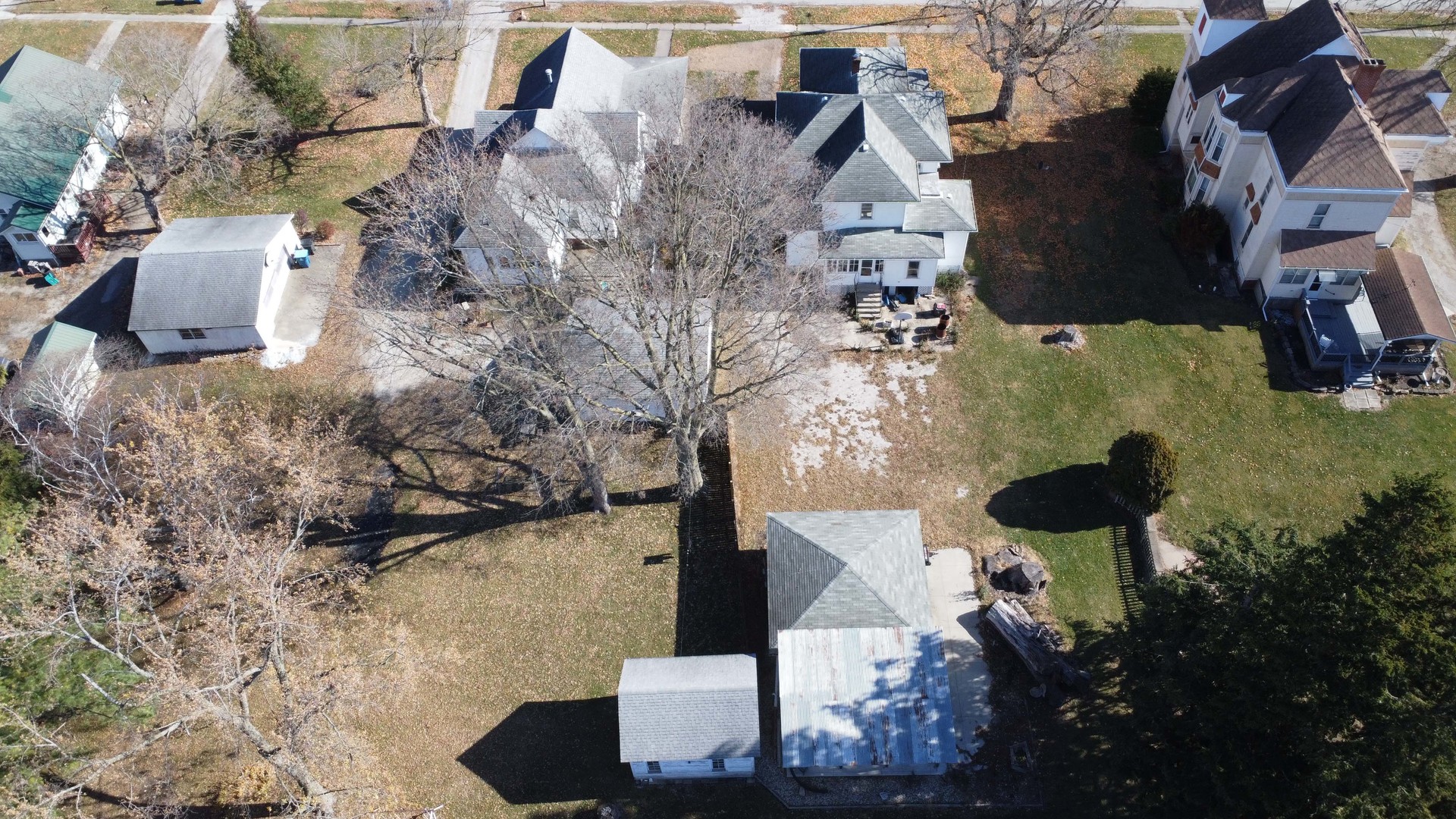 204 North Chicago Street Milford, IL 60953 - Photo 13 of 48 an aerial view of residential houses with outdoor space