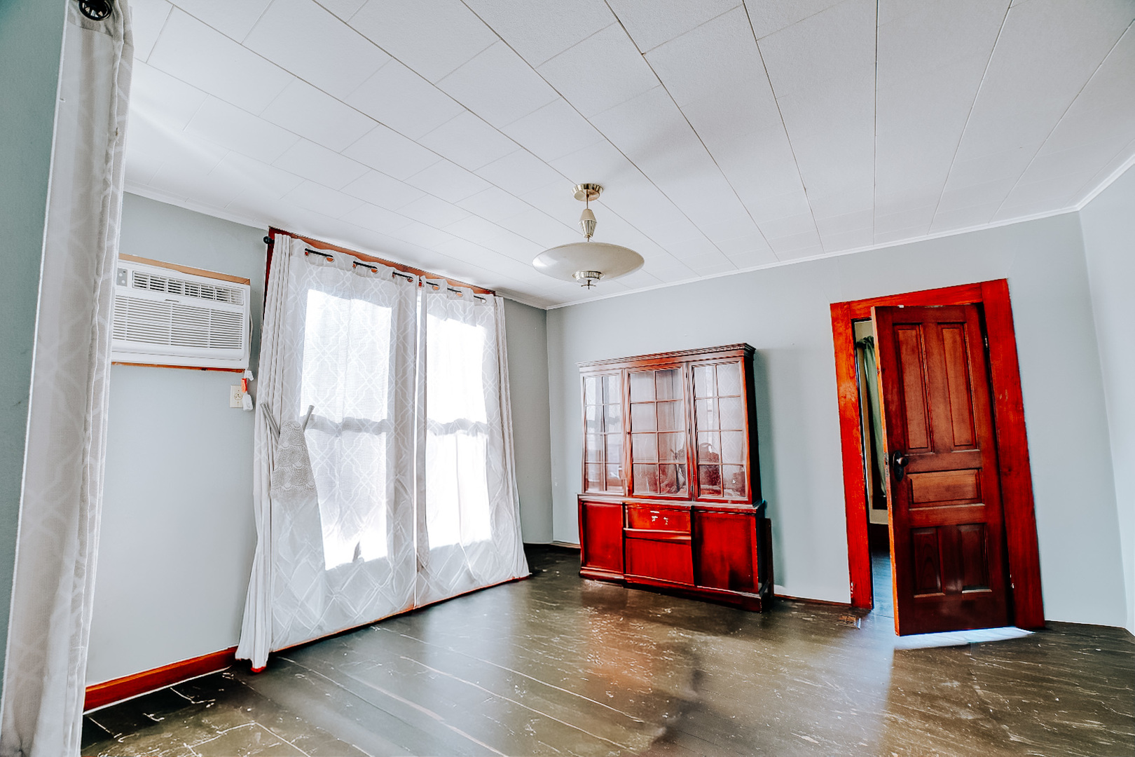 204 North Chicago Street Milford, IL 60953 - Photo 22 of 48 a living room with furniture and window