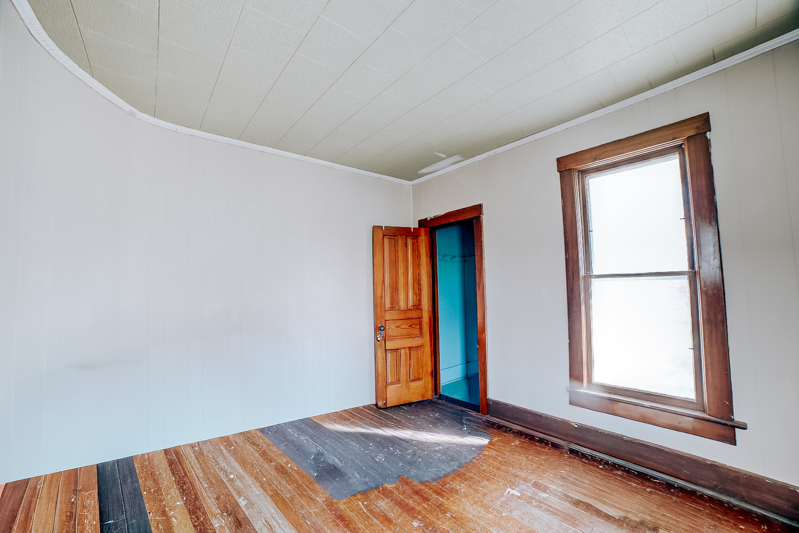 204 North Chicago Street Milford, IL 60953 - Photo 33 of 48 a view of an empty room with a window