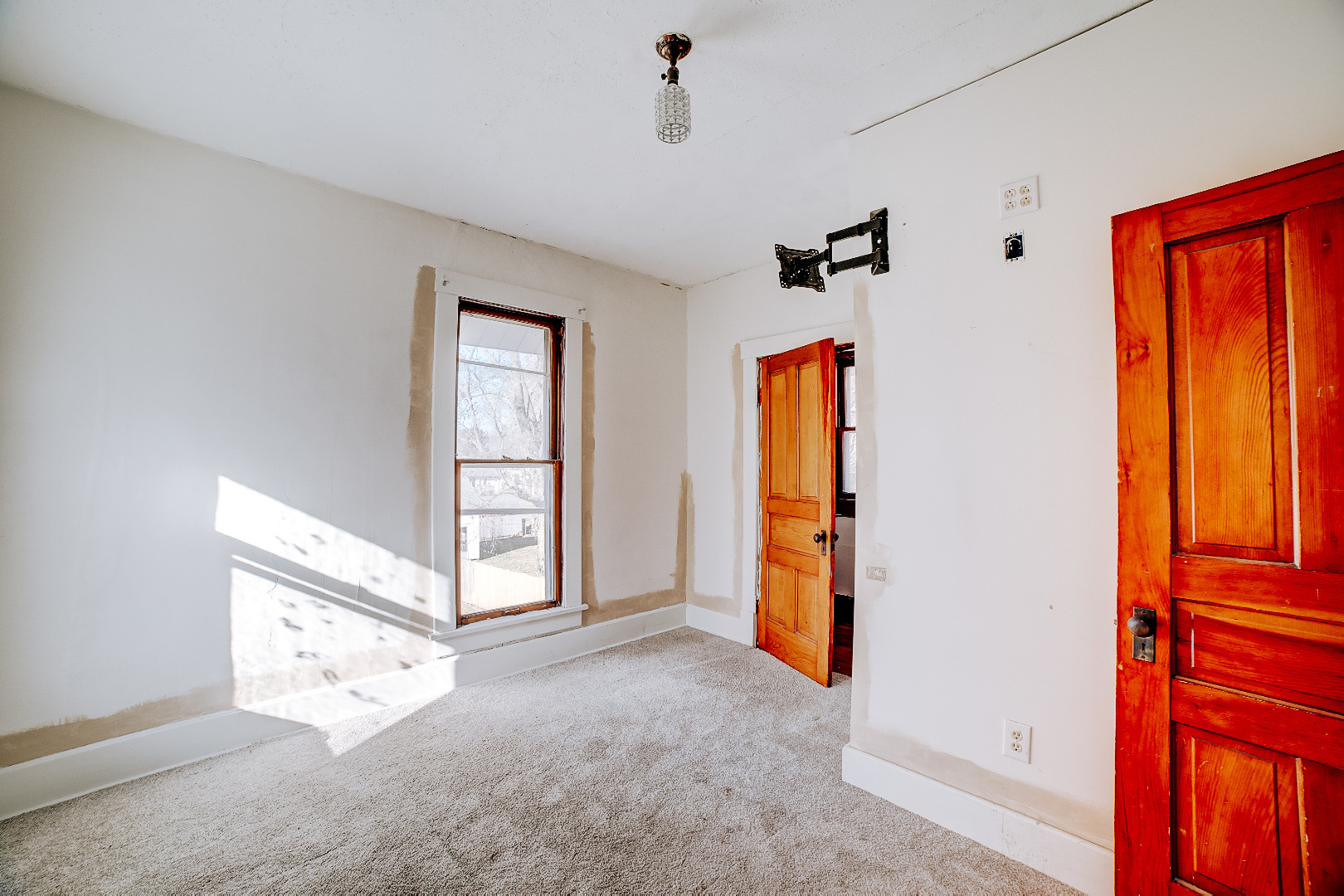 204 North Chicago Street Milford, IL 60953 - Photo 44 of 48 wooden floor and an empty room with windows