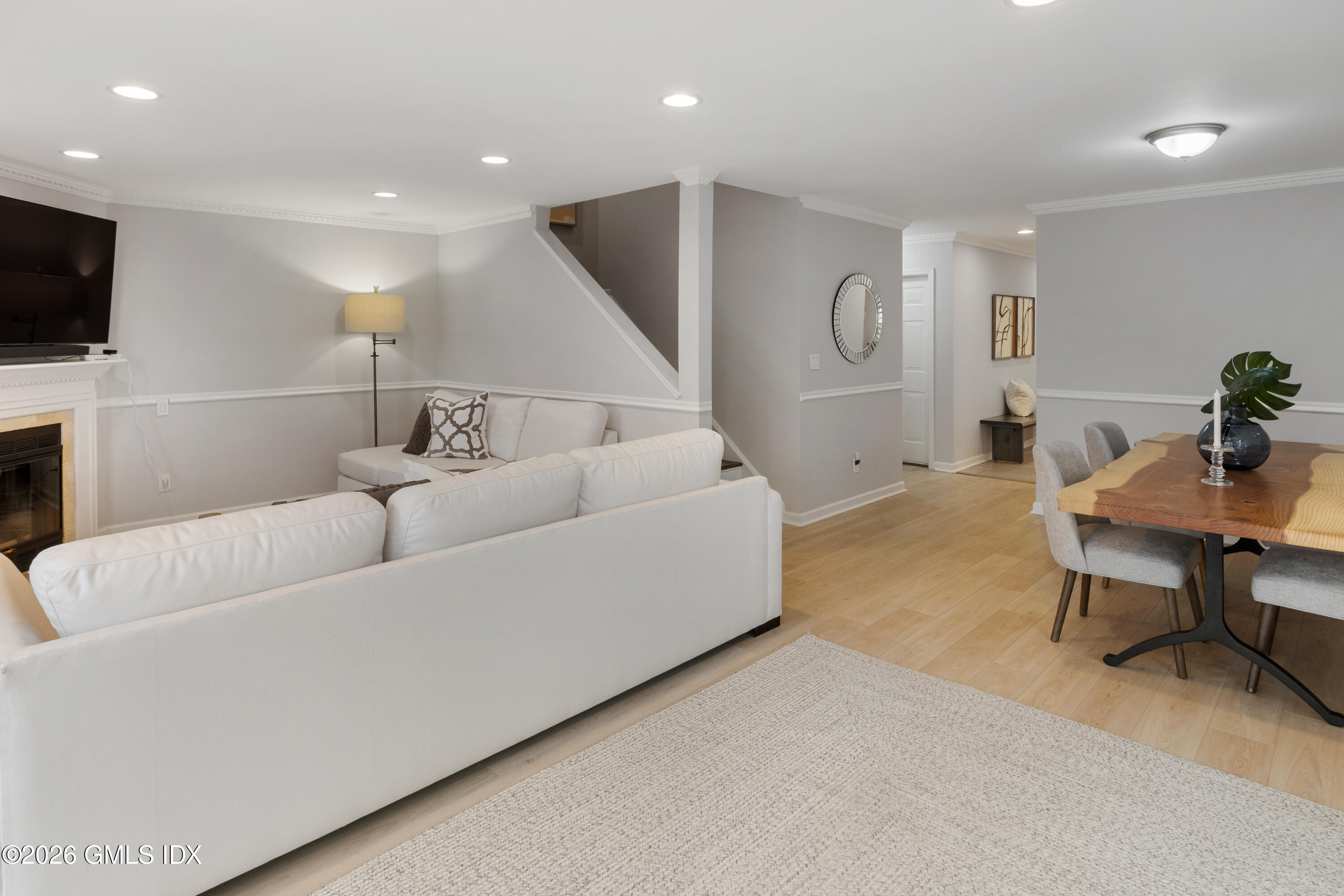 351 Pemberwick Road, Unit 505 Greenwich, CT 06831 - Photo 5 of 16 Living space