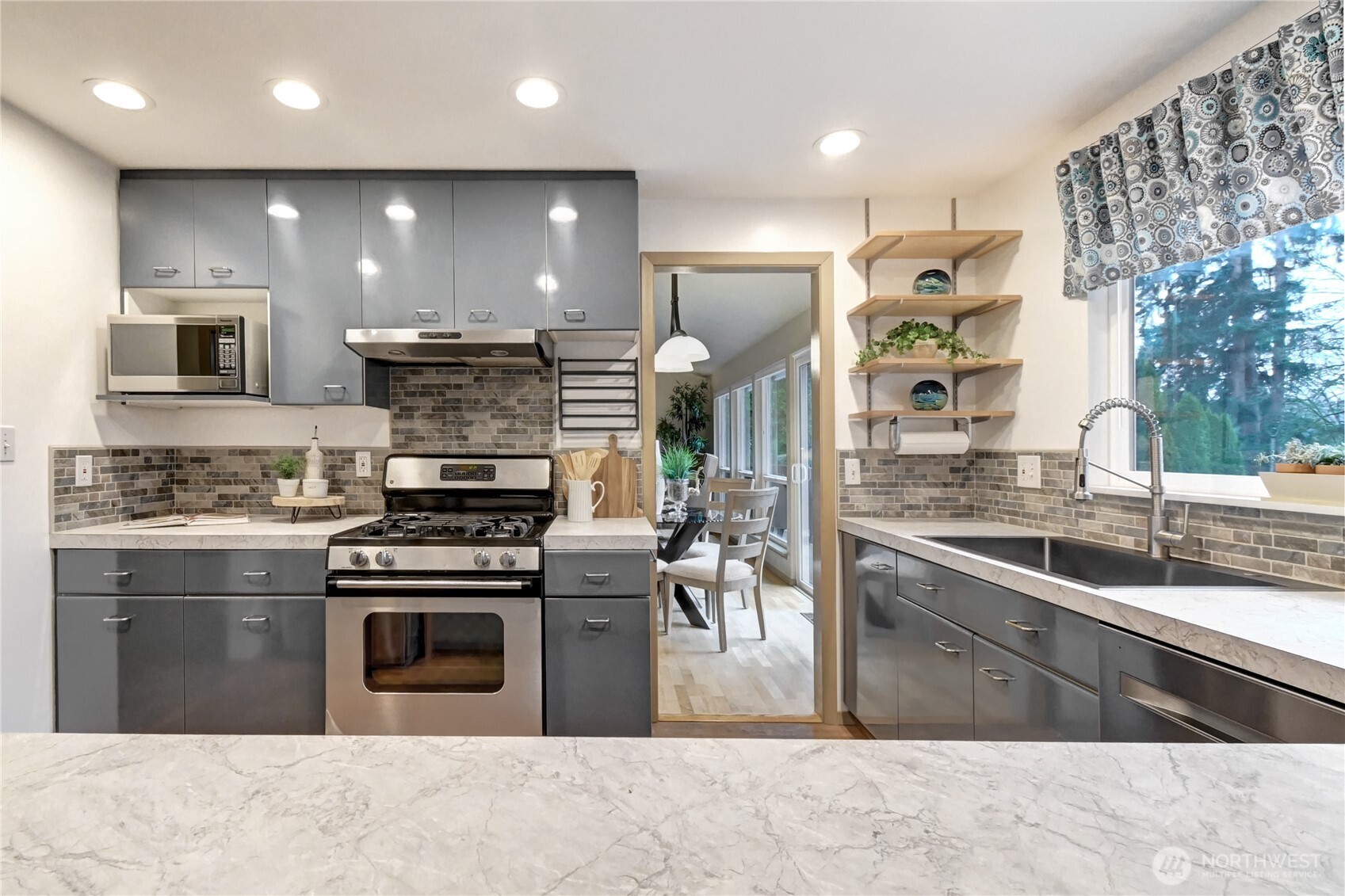 9425 Northeast 181st Lane Bothell, WA 98011 - Photo 10 of 38