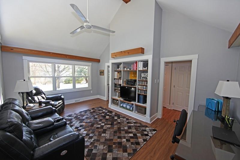 9511 Woodcrest Road Pittsburgh, PA 15237 - Photo 8 of 20 Gallery Image 8
