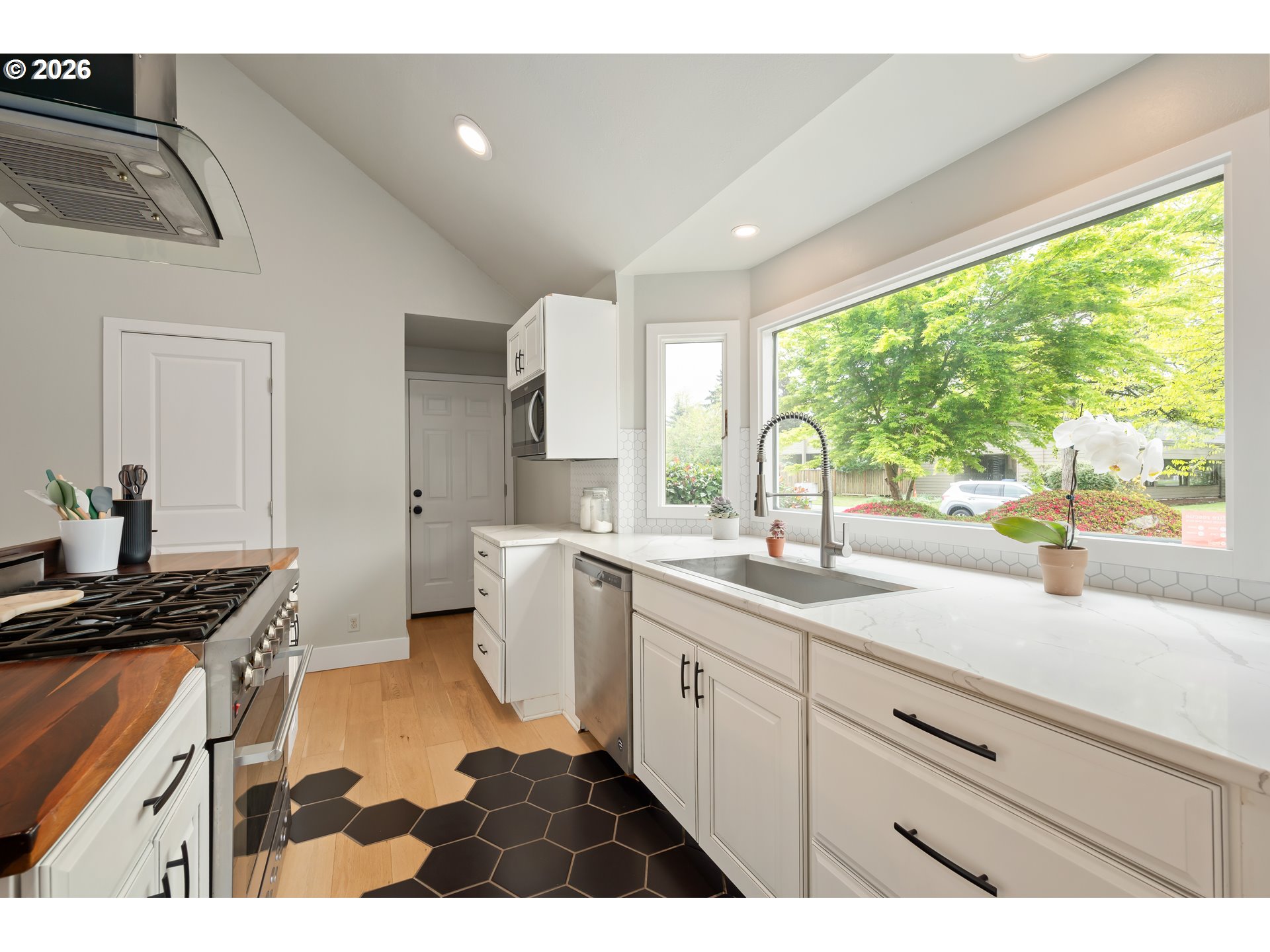 2742 Wingate Street Eugene, OR 97408 - Photo 14 of 45