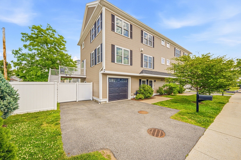 4 Boynton Street, Unit 1 Waltham, MA 02453 - Photo 2 of 41