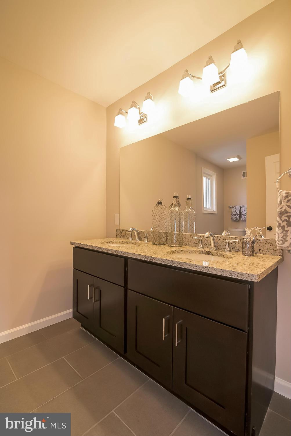 15440 Tindlay Street Silver Spring, MD 20905 - Photo 15 of 29 Bath