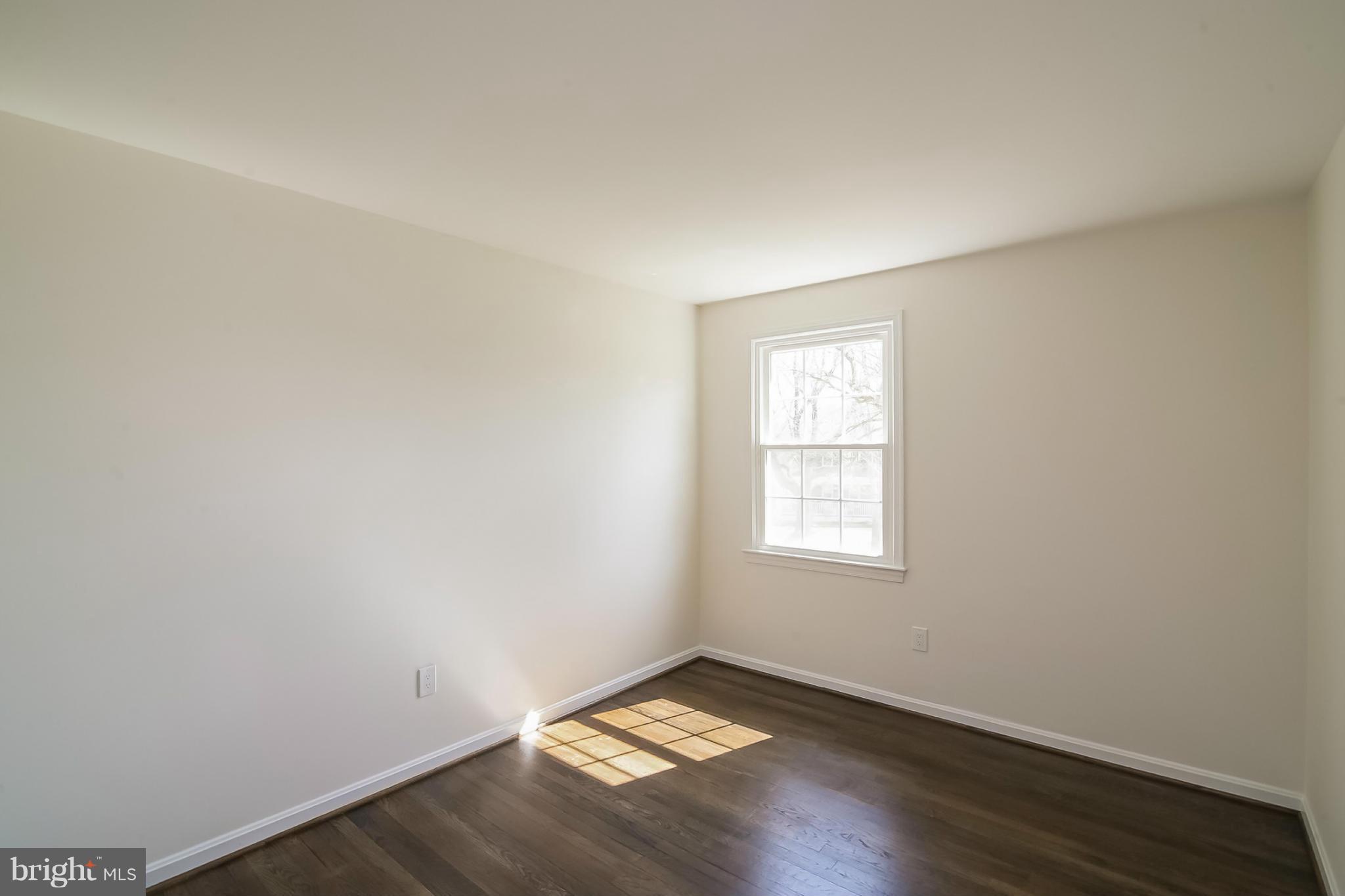 15440 Tindlay Street Silver Spring, MD 20905 - Photo 16 of 29 Bedroom