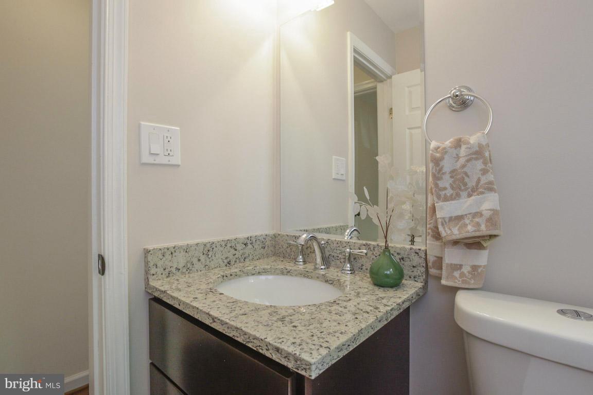 15440 Tindlay Street Silver Spring, MD 20905 - Photo 26 of 29 Bath