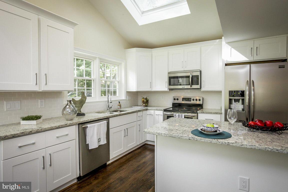 15440 Tindlay Street Silver Spring, MD 20905 - Photo 5 of 29 Kitchen