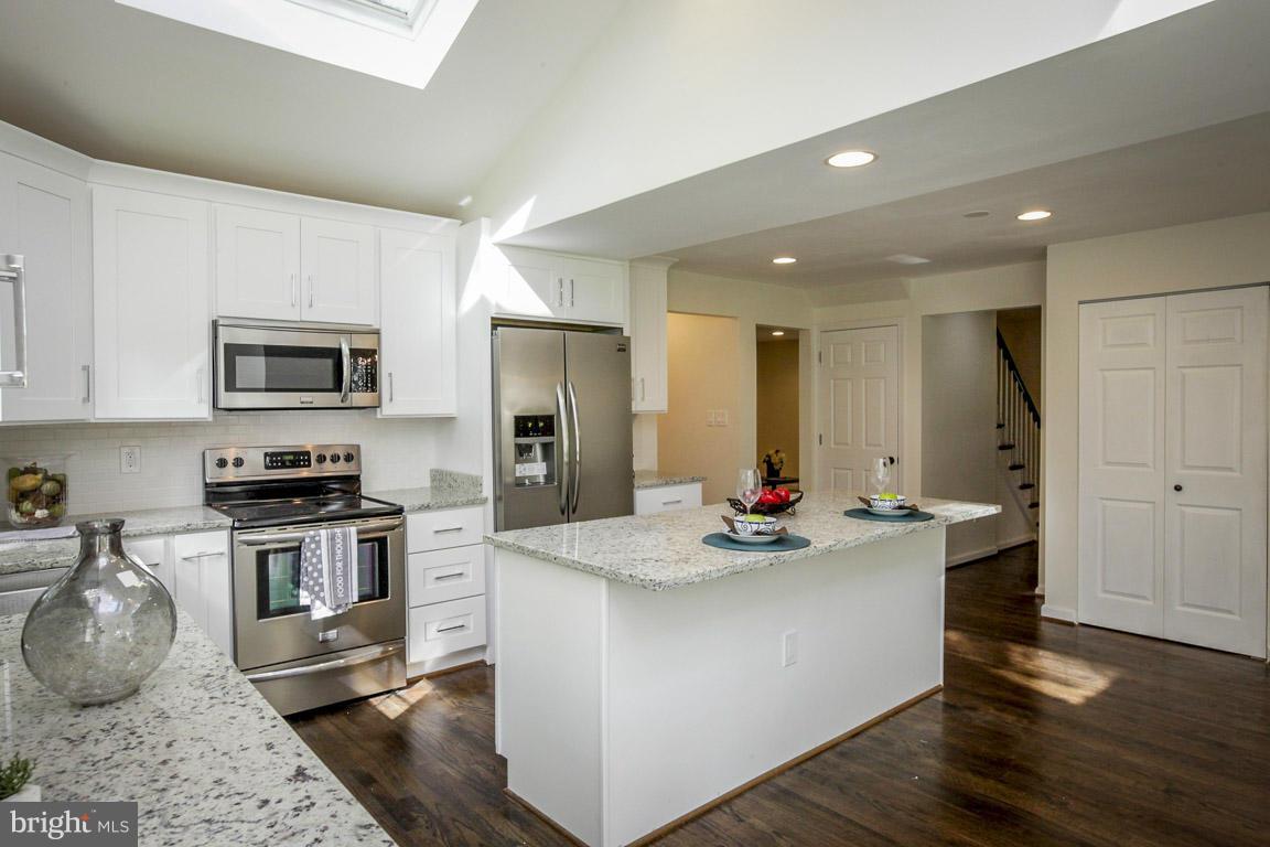 15440 Tindlay Street Silver Spring, MD 20905 - Photo 6 of 29 Kitchen