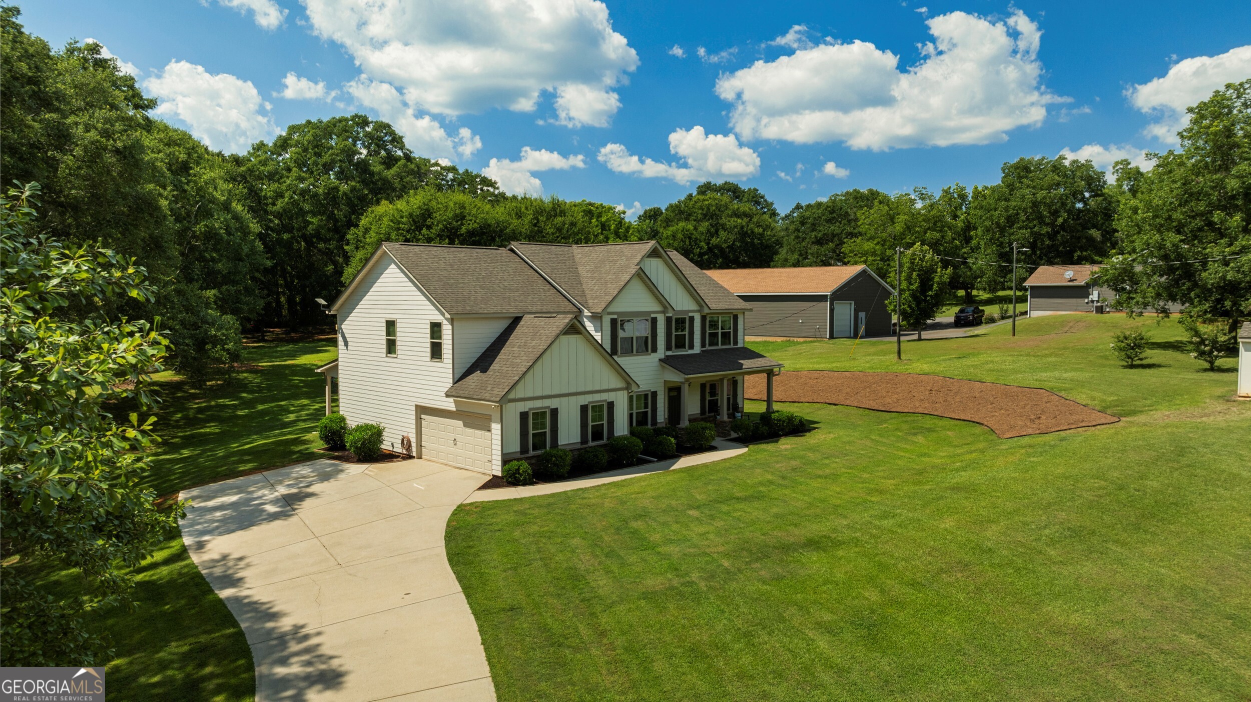 1612 Dennis Smith Road Pine Mountain, GA 31822 - Photo 33 of 33 a front view of a house with garden