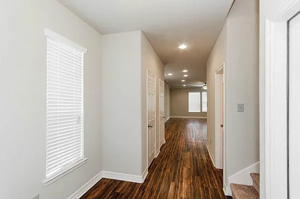 $1,699 | 63 Woodland Hills Drive, Unit 1B, Conroe, TX 77303