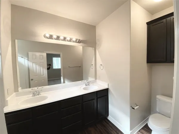 $1,699 | 63 Woodland Hills Drive, Unit 1B, Conroe, TX 77303