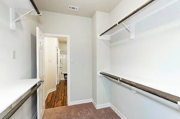 $1,699 | 63 Woodland Hills Drive, Unit 1B, Conroe, TX 77303