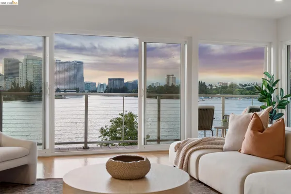 $1,195,000 | 1410 Lakeshore Avenue, Unit 5, Oakland, CA 94606