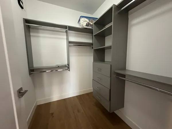 $5,750 | 550 North Ogden Avenue, Unit 2S, Chicago, IL 60642