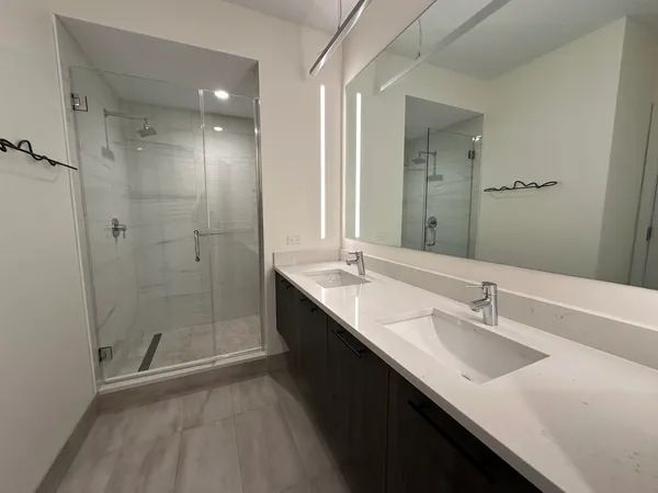 $5,750 | 550 North Ogden Avenue, Unit 2S, Chicago, IL 60642