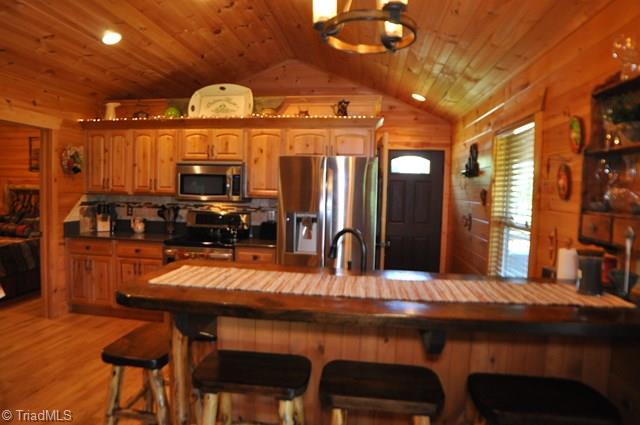 140 Tanglefoot Drive Purlear, NC 28665 - Photo 4 of 29