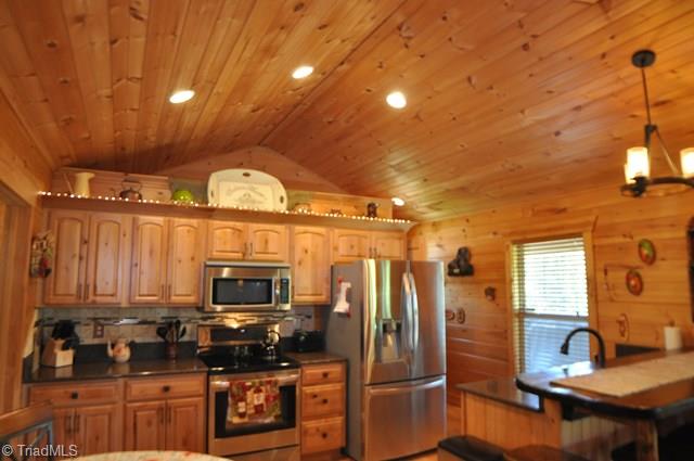 140 Tanglefoot Drive Purlear, NC 28665 - Photo 5 of 29