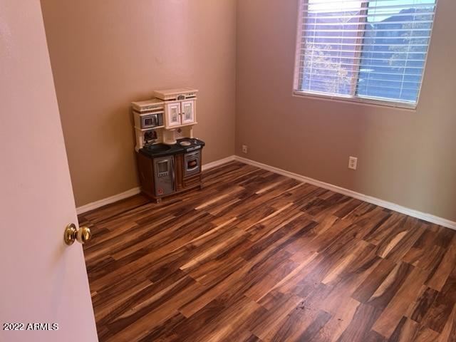 5011 South 6th Way Phoenix, AZ 85040 - Photo 16 of 21 thumbnail