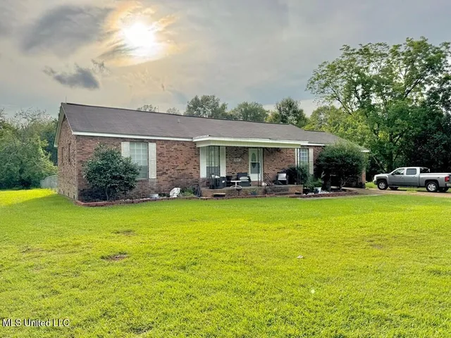 $199,000 | 2800 Summit Drive Southwest, Bogue Chitto, MS 39629