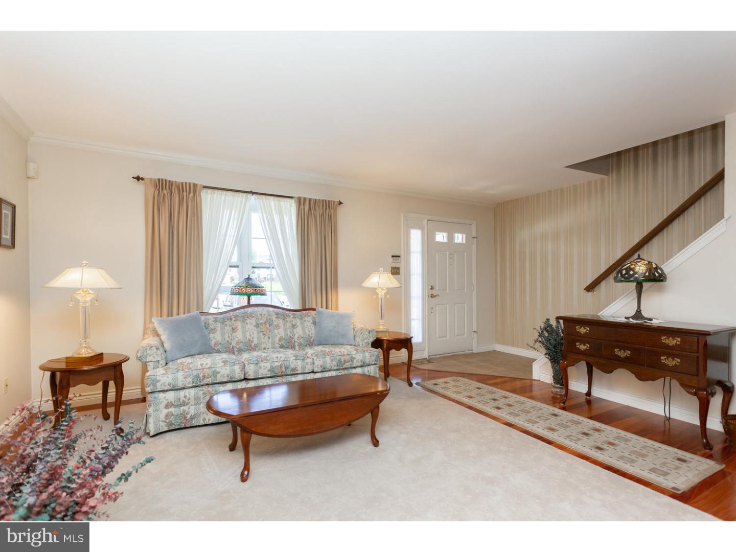 32 Ruth Road Brookhaven, PA 19015 - Photo 2 of 25 Living Room