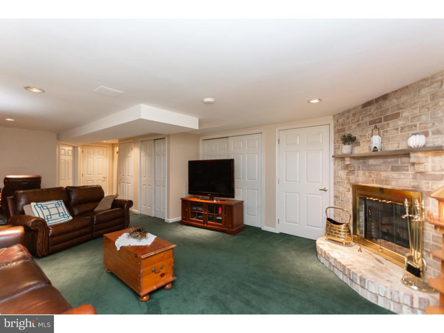 32 Ruth Road Brookhaven, PA 19015 - Photo 22 of 25 Family Room